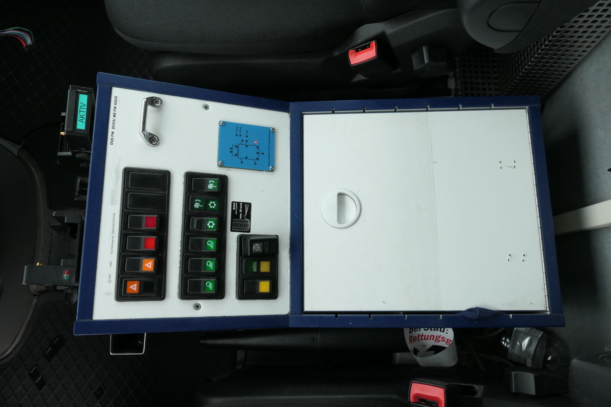 Ambulanță MERCEDES-BENZ Sprinter 519 CDI Klima Krankenwagen: Foto 19 Ambulanță MERCEDES-BENZ Sprinter 519 CDI Klima Krankenwagen: Foto 19