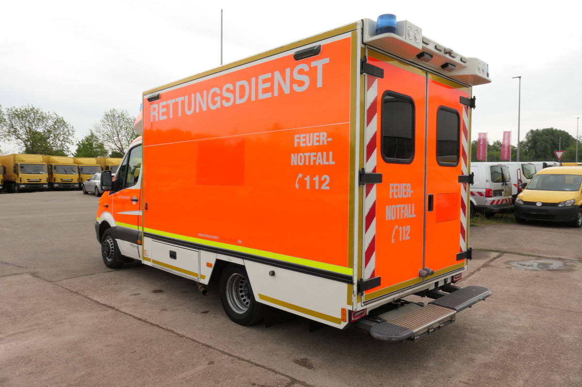 MERCEDES-BENZ Sprinter 519 CDI Klima Krankenwagen - Ambulanță: Foto 4 MERCEDES-BENZ Sprinter 519 CDI Klima Krankenwagen - Ambulanță: Foto 4