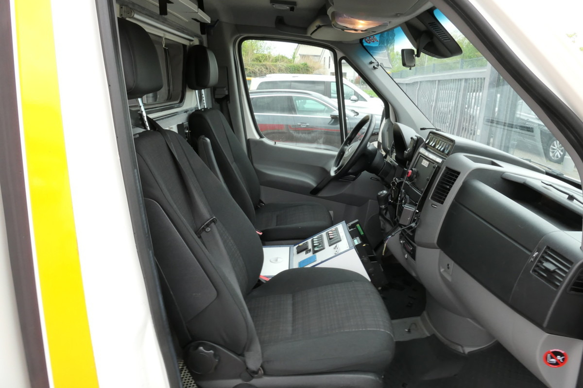 Ambulanță MERCEDES-BENZ Sprinter 519 CDI Klima Krankenwagen: Foto 13 Ambulanță MERCEDES-BENZ Sprinter 519 CDI Klima Krankenwagen: Foto 13