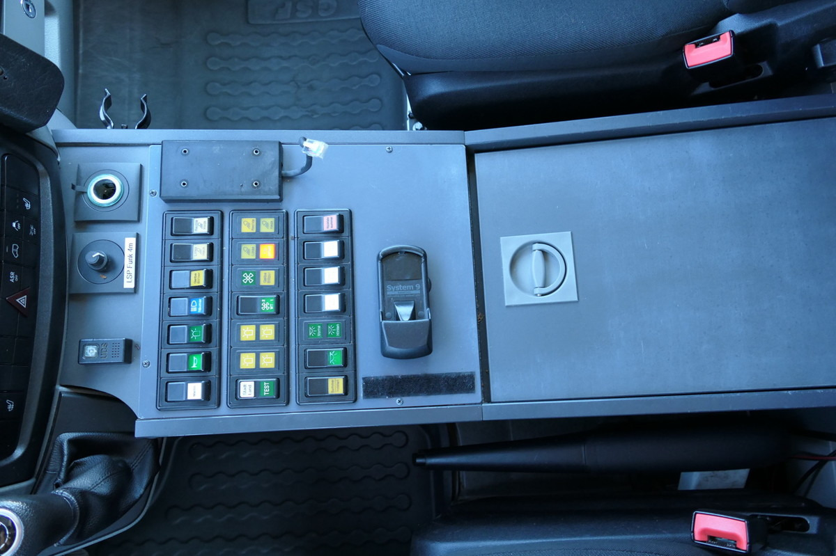 Ambulanță MERCEDES-BENZ Sprinter 519 CDI Klima Krankenwagen: Foto 19 Ambulanță MERCEDES-BENZ Sprinter 519 CDI Klima Krankenwagen: Foto 19