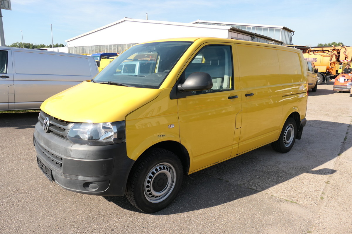 VW T5 Transporter 2.0 TDI COC - Autoutilitară compactă: Foto 3 VW T5 Transporter 2.0 TDI COC - Autoutilitară compactă: Foto 3