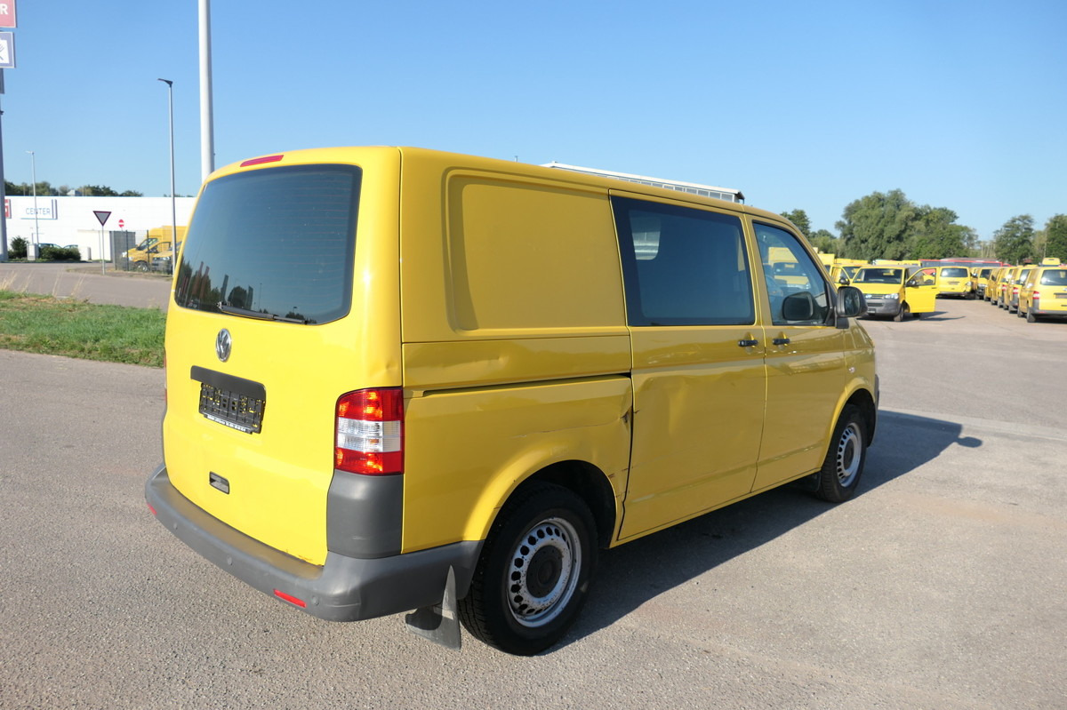 VW T5 Transporter 2.0 TDI PARKTRONIK 2xSCHIEBETÜR C - Autoutilitară compactă: Foto 4 VW T5 Transporter 2.0 TDI PARKTRONIK 2xSCHIEBETÜR C - Autoutilitară compactă: Foto 4