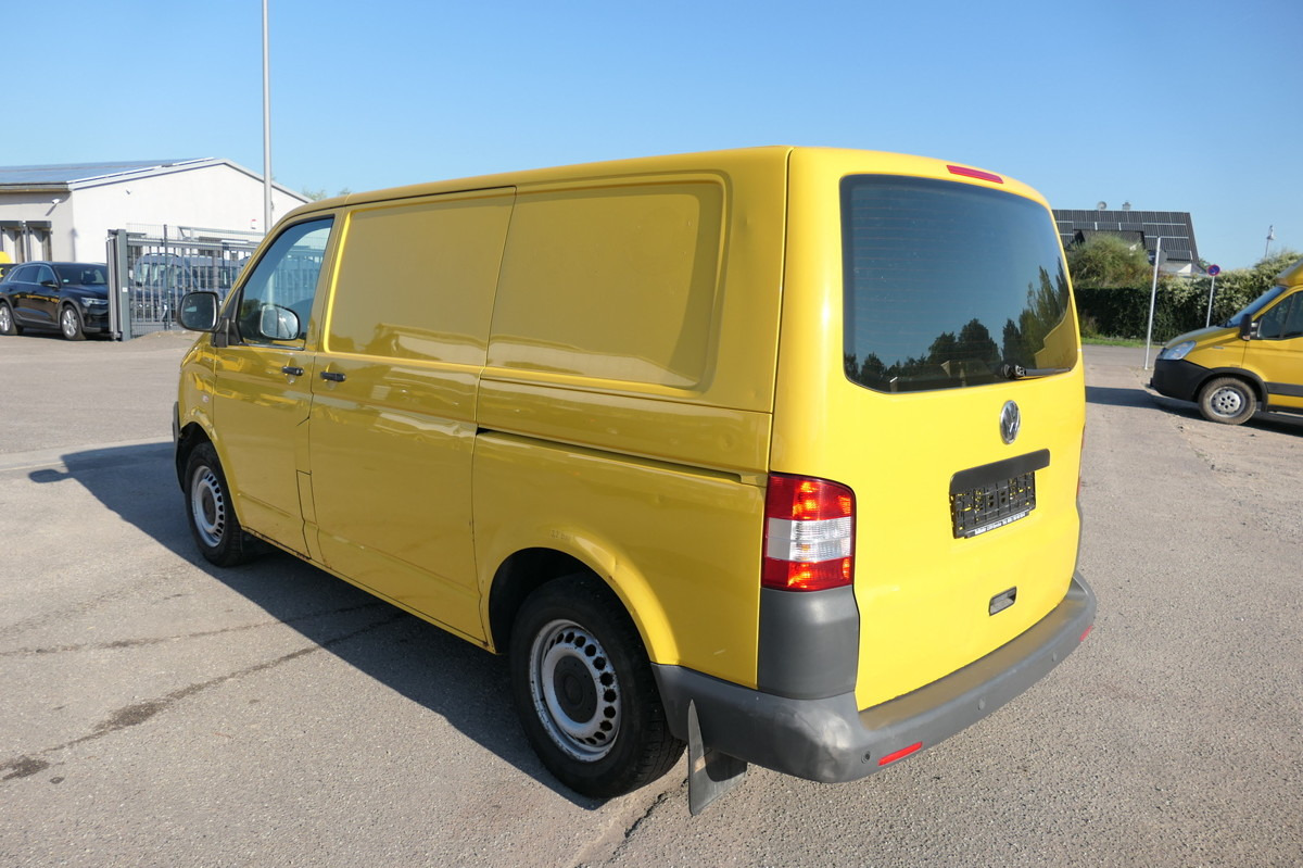 VW T5 Transporter 2.0 TDI PARKTRONIK 2xSCHIEBETÜR C - Autoutilitară compactă: Foto 5 VW T5 Transporter 2.0 TDI PARKTRONIK 2xSCHIEBETÜR C - Autoutilitară compactă: Foto 5