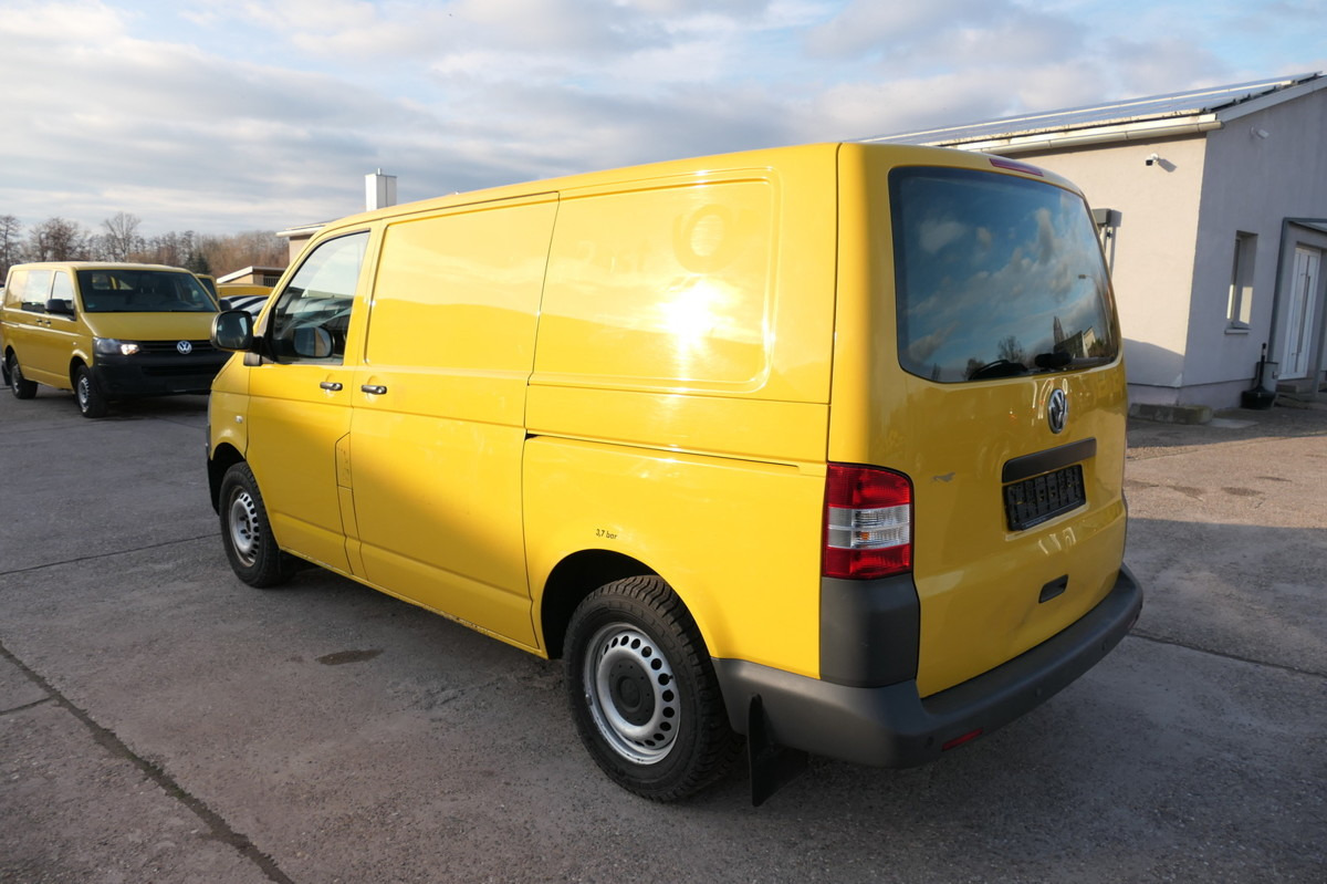 VW T5 Transporter 2.0 TDI PARKTRONIK EURO-5 2xSCHIE - Autoutilitară compactă: Foto 4 VW T5 Transporter 2.0 TDI PARKTRONIK EURO-5 2xSCHIE - Autoutilitară compactă: Foto 4