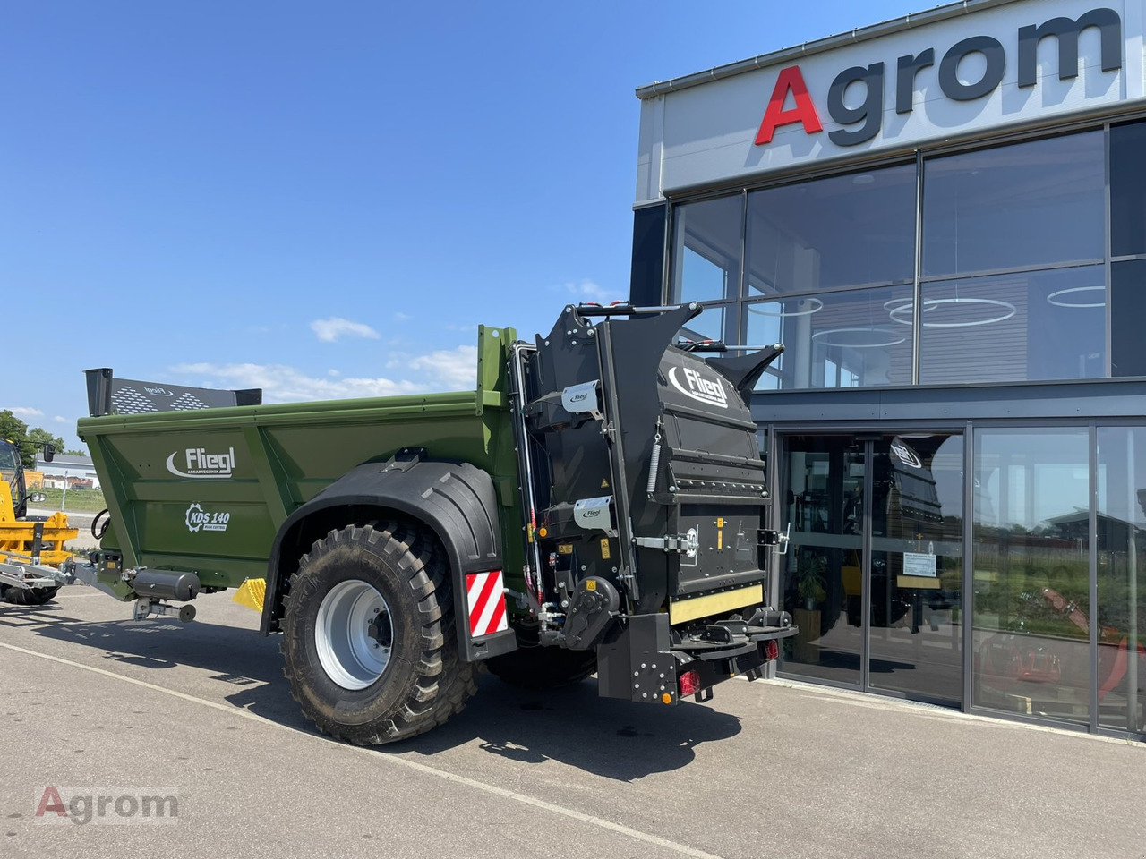 Fliegl KDS 140 Muck Control - Maşină de împrăştiat gunoi de grajd: Foto 4 Fliegl KDS 140 Muck Control - Maşină de împrăştiat gunoi de grajd: Foto 4