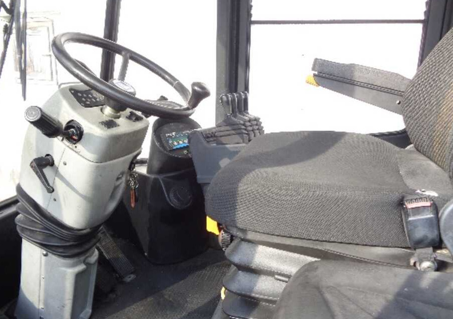 Fantuzzi FDC 180 - Stivuitor diesel: Foto 2 Fantuzzi FDC 180 - Stivuitor diesel: Foto 2