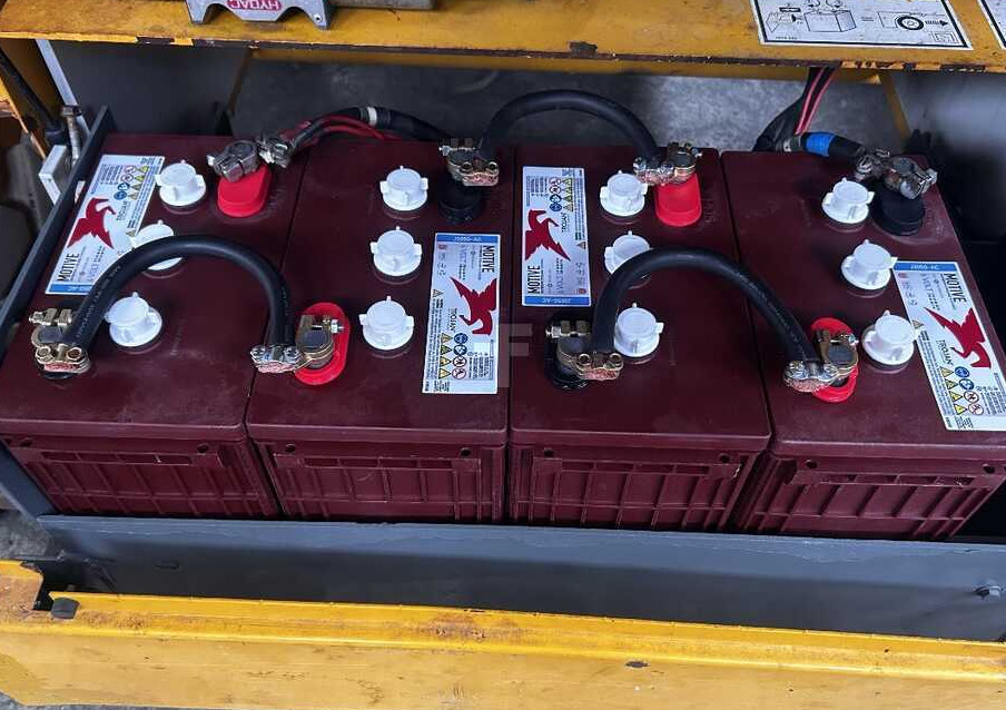 HAULOTTE COMPACT 12 RTE Batterie NUOVE - Platforma foarfeca: Foto 5 HAULOTTE COMPACT 12 RTE Batterie NUOVE - Platforma foarfeca: Foto 5