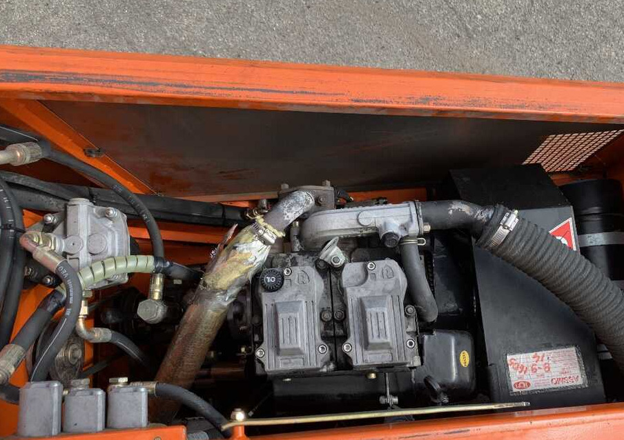 RCM T 9000 TD/1 - Mașină de măturat industrială: Foto 1 RCM T 9000 TD/1 - Mașină de măturat industrială: Foto 1