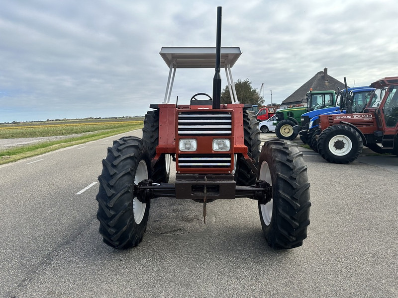Fiat 100-90 DT - Tractor agricol: Foto 2 Fiat 100-90 DT - Tractor agricol: Foto 2