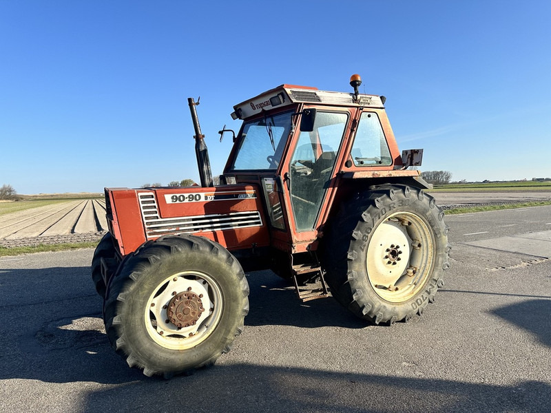 Fiat 90-90 DT - Tractor agricol: Foto 1 Fiat 90-90 DT - Tractor agricol: Foto 1
