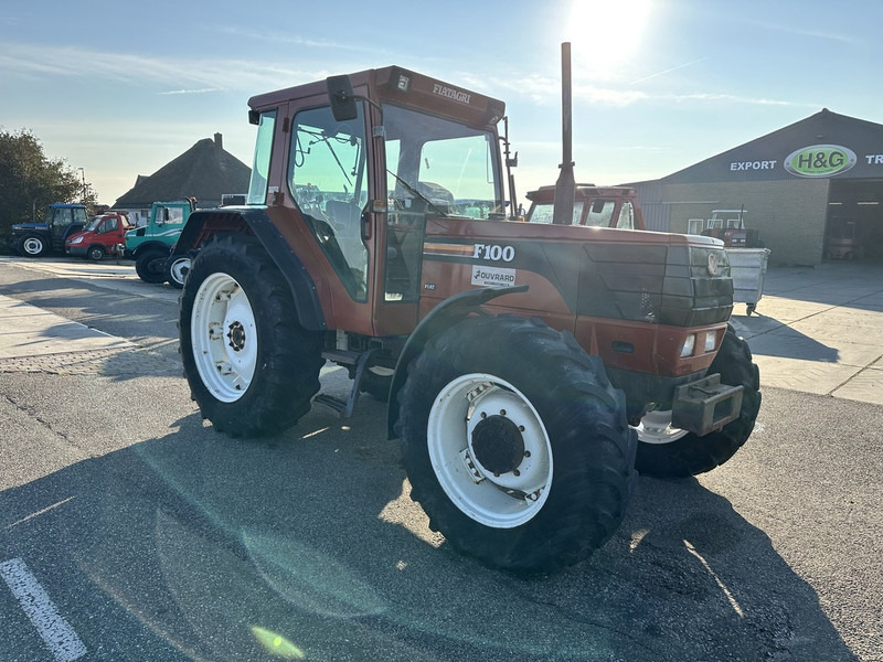 Fiat F100 - Tractor agricol: Foto 3 Fiat F100 - Tractor agricol: Foto 3