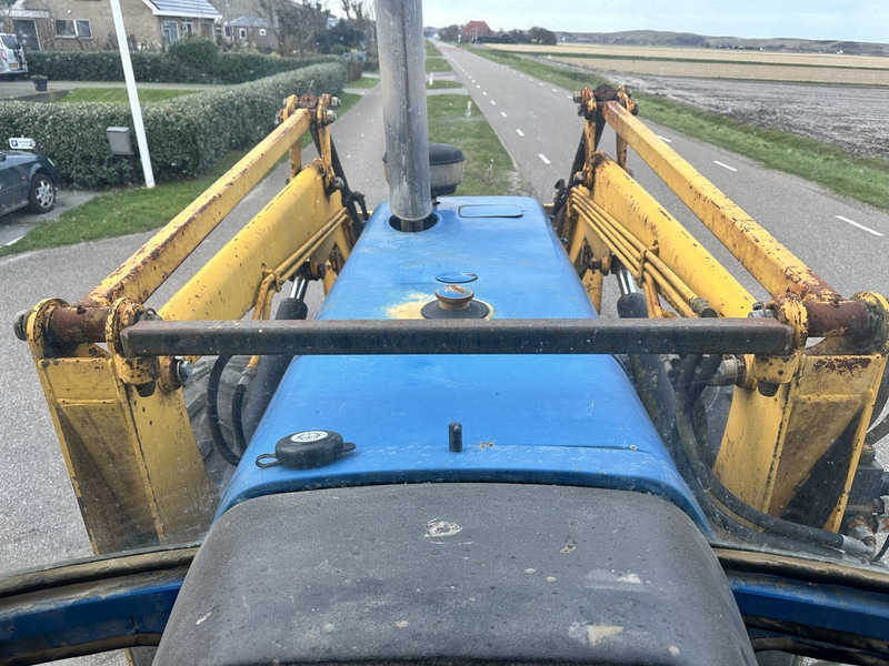 Ford 8210 - Tractor agricol: Foto 5 Ford 8210 - Tractor agricol: Foto 5