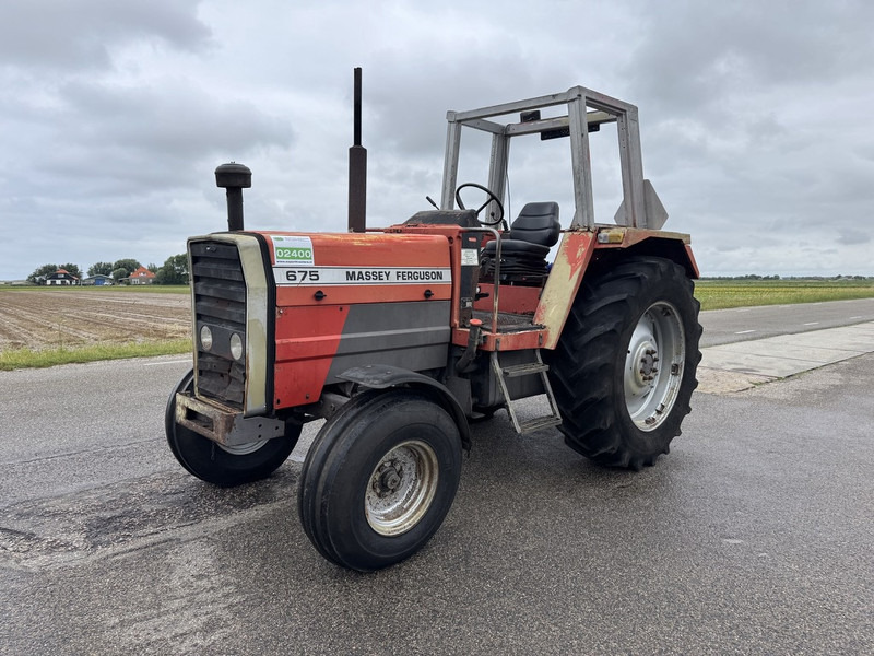 Massey Ferguson 675 - Tractor agricol: Foto 1 Massey Ferguson 675 - Tractor agricol: Foto 1
