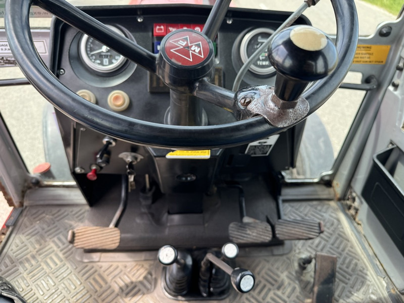 Tractor agricol Massey Ferguson 675: Foto 6