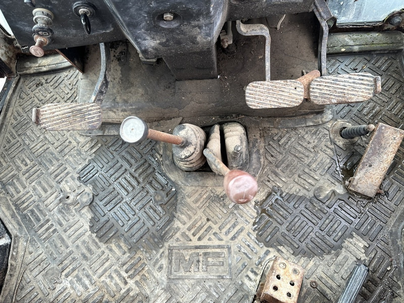 Massey Ferguson 690 - Tractor agricol: Foto 5 Massey Ferguson 690 - Tractor agricol: Foto 5