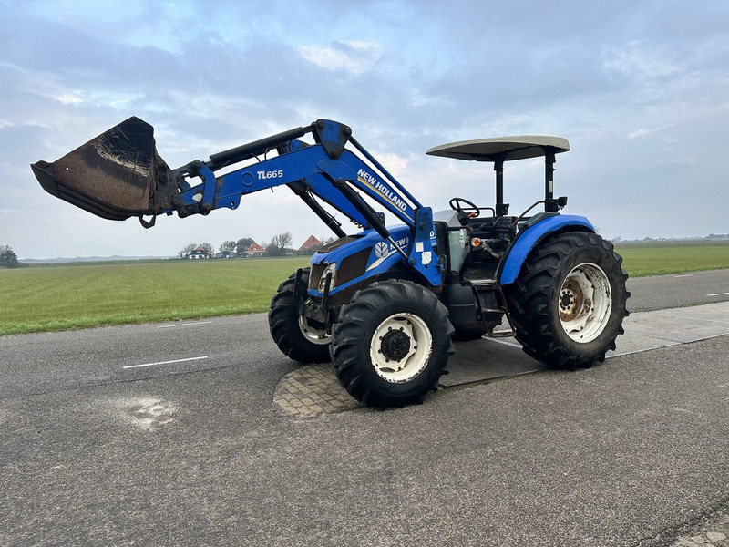 New Holland TD5.100 - Tractor agricol: Foto 1 New Holland TD5.100 - Tractor agricol: Foto 1