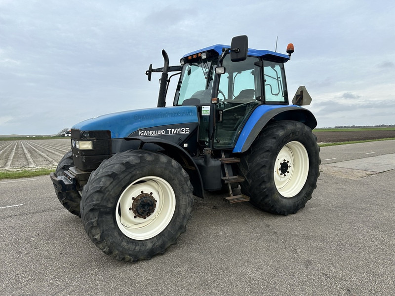 New Holland TM 135 - Tractor agricol: Foto 1 New Holland TM 135 - Tractor agricol: Foto 1