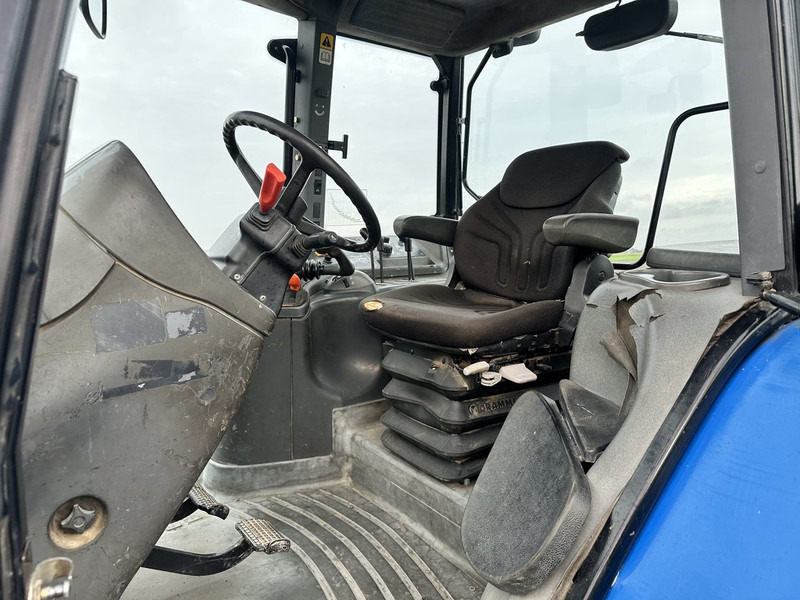 New Holland TM 135 - Tractor agricol: Foto 4 New Holland TM 135 - Tractor agricol: Foto 4