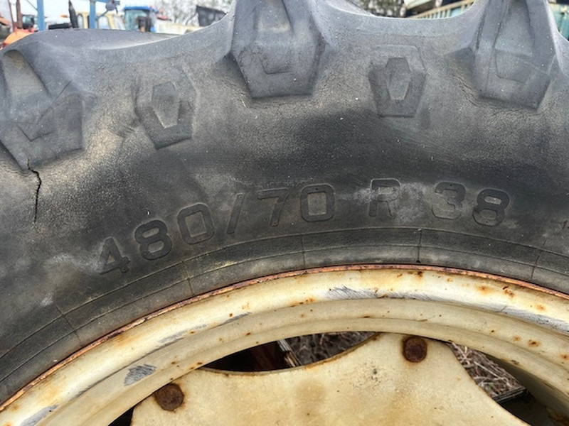 Pirelli 480\70 R38 TM 700 - Anvelopă: Foto 2 Pirelli 480\70 R38 TM 700 - Anvelopă: Foto 2