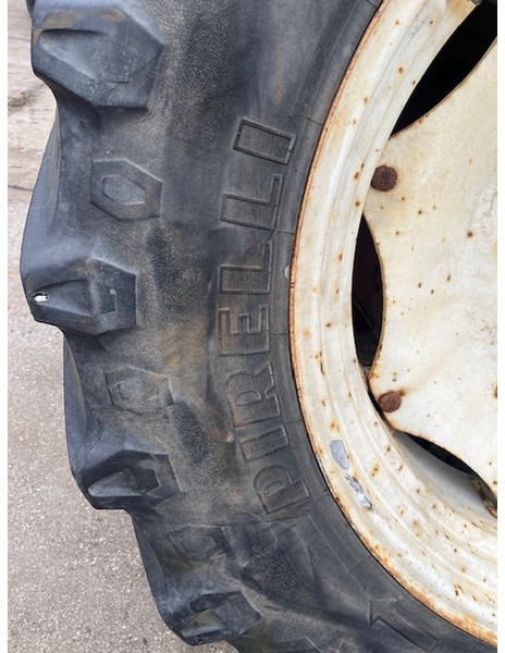 Pirelli 480\70 R38 TM 700 - Anvelopă: Foto 3 Pirelli 480\70 R38 TM 700 - Anvelopă: Foto 3