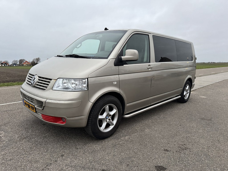 Volkswagen Transporter 2.5 TDI - Dubă: Foto 1 Volkswagen Transporter 2.5 TDI - Dubă: Foto 1