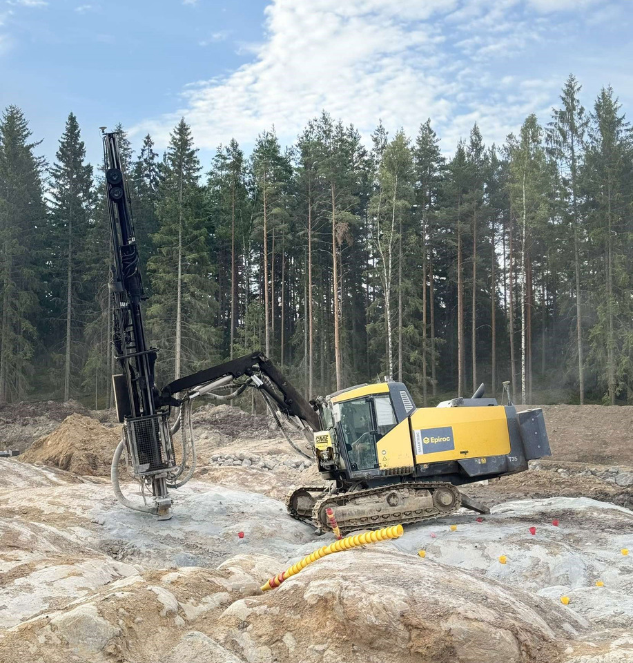 Atlas Copco (Epiroc) SmartROC T35 - Maşină de foraj: Foto 2 Atlas Copco (Epiroc) SmartROC T35 - Maşină de foraj: Foto 2