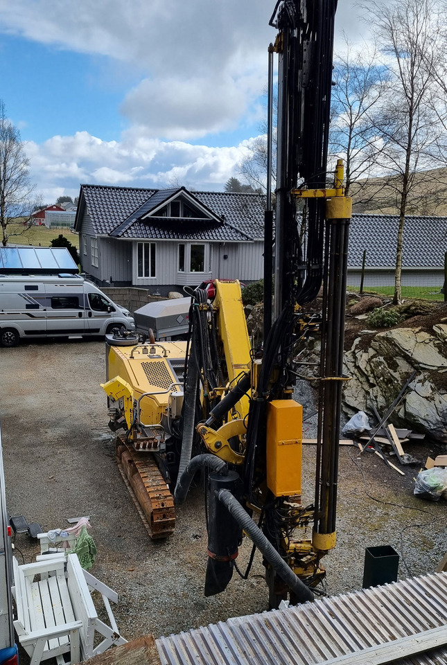 Atlas Copco ROC D7-01 RRC - Maşină de foraj: Foto 4 Atlas Copco ROC D7-01 RRC - Maşină de foraj: Foto 4