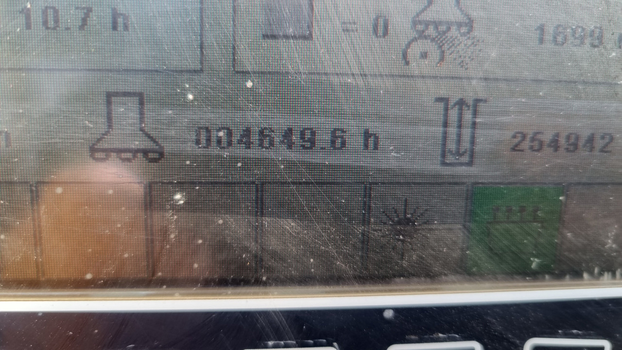 Atlas Copco ROC D7-01 RRC - Maşină de foraj: Foto 5 Atlas Copco ROC D7-01 RRC - Maşină de foraj: Foto 5