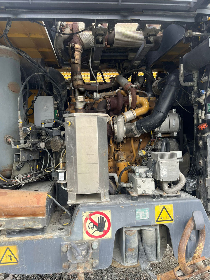 Atlas Copco SmartROC T35-11 - Maşină de foraj: Foto 4 Atlas Copco SmartROC T35-11 - Maşină de foraj: Foto 4