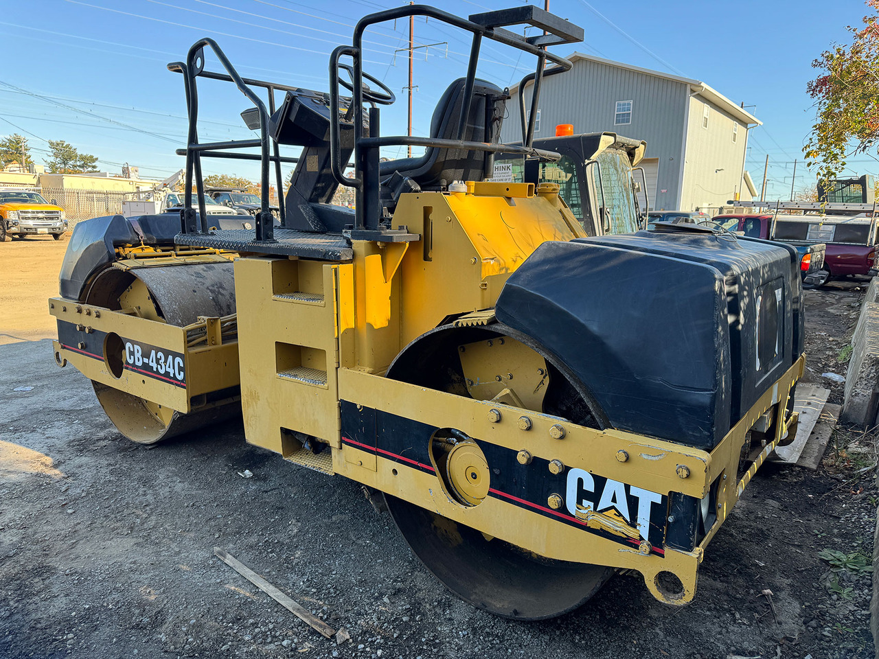 Caterpillar CB-434C - Cilindru compactor pentru asfalt: Foto 4 Caterpillar CB-434C - Cilindru compactor pentru asfalt: Foto 4