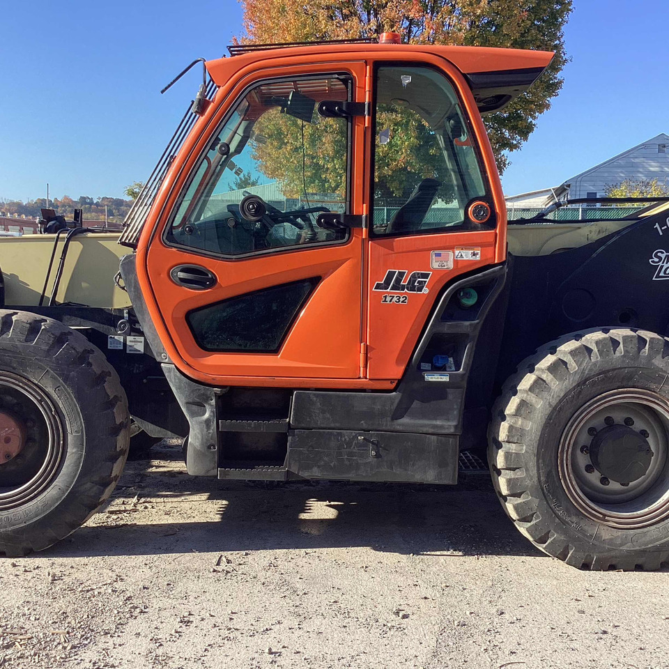 JLG 1732 - Încărcător pe roți telescopic: Foto 2 JLG 1732 - Încărcător pe roți telescopic: Foto 2
