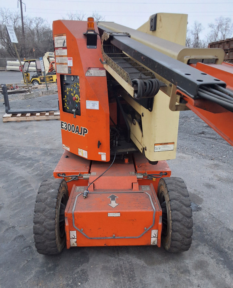 JLG E300AJP - Încărcător pe roți telescopic: Foto 4 JLG E300AJP - Încărcător pe roți telescopic: Foto 4
