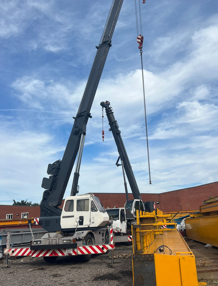 Kobelco RK200 - Automacara: Foto 1 Kobelco RK200 - Automacara: Foto 1