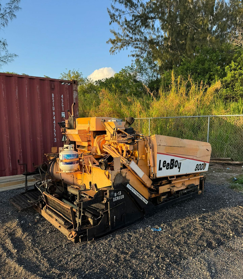 Leeboy 8000 - Finisor de asfalt: Foto 1 Leeboy 8000 - Finisor de asfalt: Foto 1