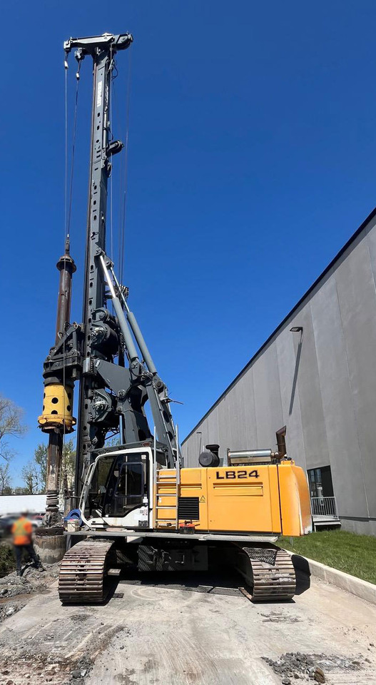 Liebherr LB-24 - Sonetă: Foto 3 Liebherr LB-24 - Sonetă: Foto 3