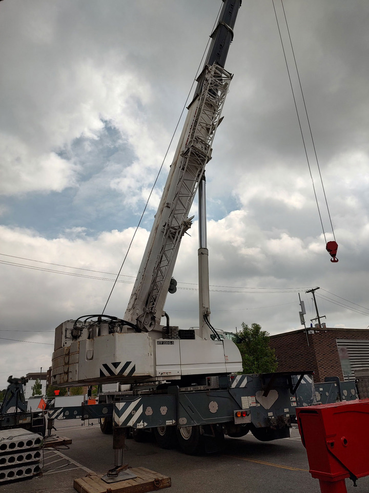 Tadano ATF 220G-5 - Macara tot teren: Foto 5 Tadano ATF 220G-5 - Macara tot teren: Foto 5