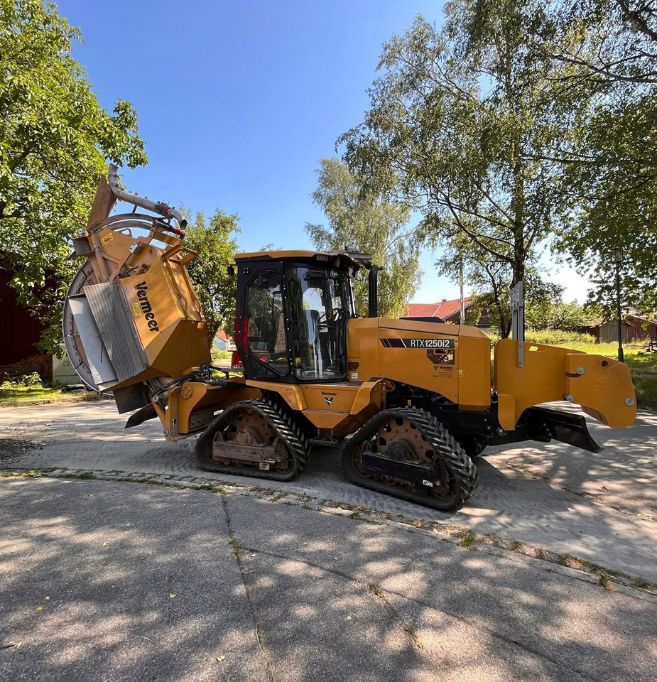 Vermeer RTX1250i2 - Săpător de şanţuri: Foto 1 Vermeer RTX1250i2 - Săpător de şanţuri: Foto 1