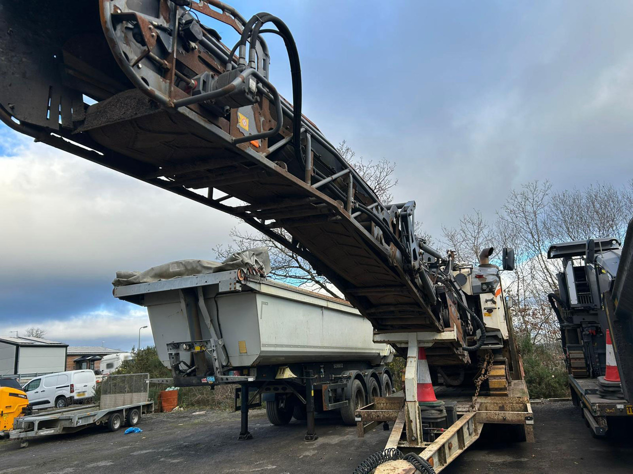 Wirtgen W 100 CFI - Utilaje pentru frezare: Foto 4 Wirtgen W 100 CFI - Utilaje pentru frezare: Foto 4