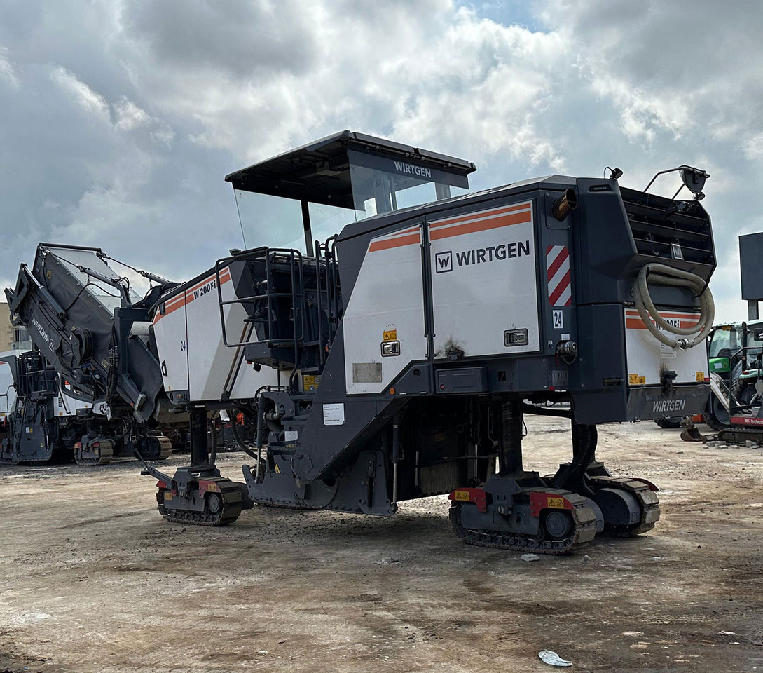 Wirtgen W 200 Fi - Utilaje pentru frezare: Foto 3 Wirtgen W 200 Fi - Utilaje pentru frezare: Foto 3