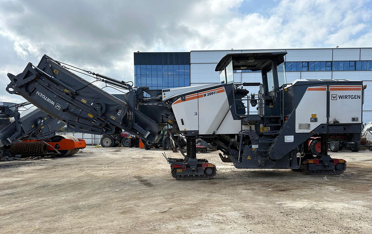 Wirtgen W 200 Fi - Utilaje pentru frezare: Foto 1 Wirtgen W 200 Fi - Utilaje pentru frezare: Foto 1