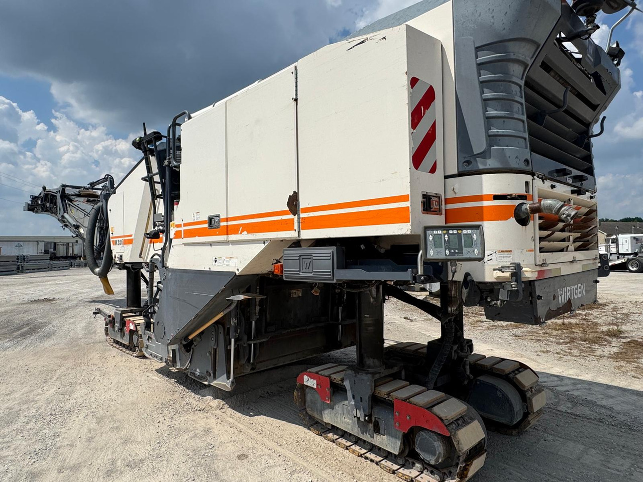 Wirtgen W 210 i - Utilaje pentru frezare: Foto 3 Wirtgen W 210 i - Utilaje pentru frezare: Foto 3