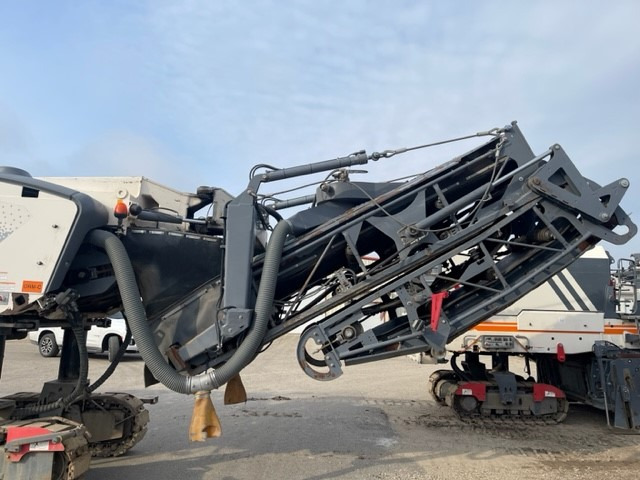 Wirtgen W 220 - Utilaje pentru frezare: Foto 4 Wirtgen W 220 - Utilaje pentru frezare: Foto 4