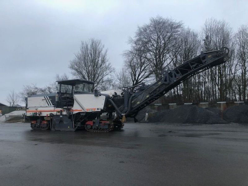 Wirtgen W250i - Utilaje pentru frezare: Foto 1 Wirtgen W250i - Utilaje pentru frezare: Foto 1
