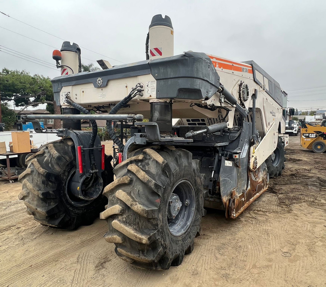 Wirtgen WR 240 I - Stabilizator de sol: Foto 5 Wirtgen WR 240 I - Stabilizator de sol: Foto 5