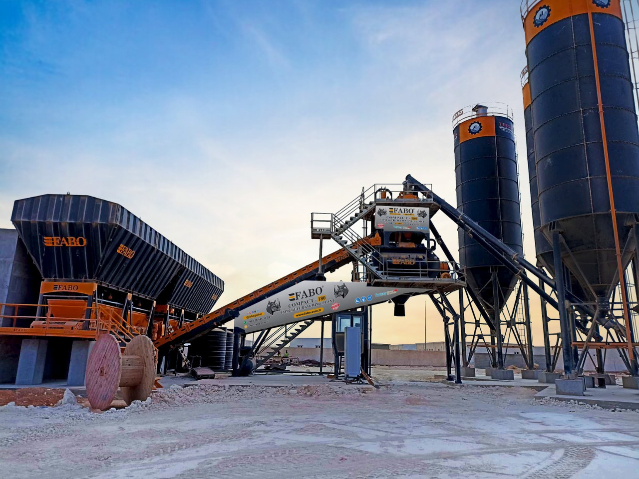 Staţie de betoane nou FABO compact concrete plant: Foto 6