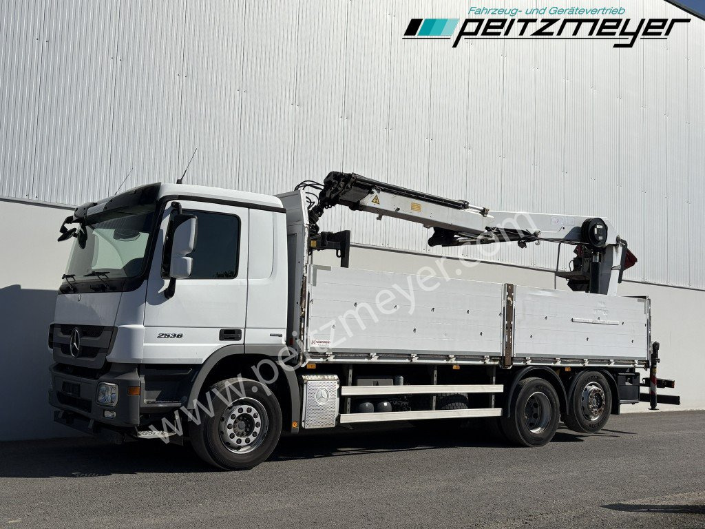 MERCEDES-BENZ Actros 2536 LL Pritsche HMF Heckkran m. Zange Baustoff - Camion platformă, Camion cu macara: Foto 1 MERCEDES-BENZ Actros 2536 LL Pritsche HMF Heckkran m. Zange Baustoff - Camion platformă, Camion cu macara: Foto 1