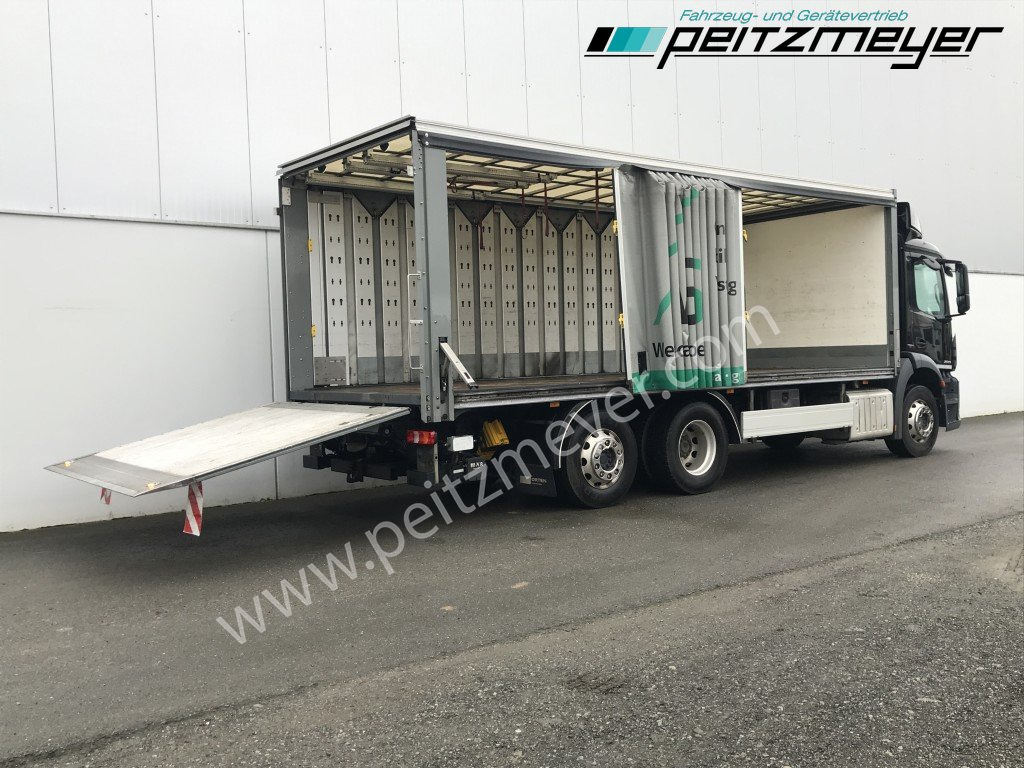 MERCEDES-BENZ Antos 2543 LL Getränke Schiebeplane Retarder, 2 x AHK, LBW 2 t., Lenkachse - Camion pentru transportul băuturilor: Foto 3 MERCEDES-BENZ Antos 2543 LL Getränke Schiebeplane Retarder, 2 x AHK, LBW 2 t., Lenkachse - Camion pentru transportul băuturilor: Foto 3