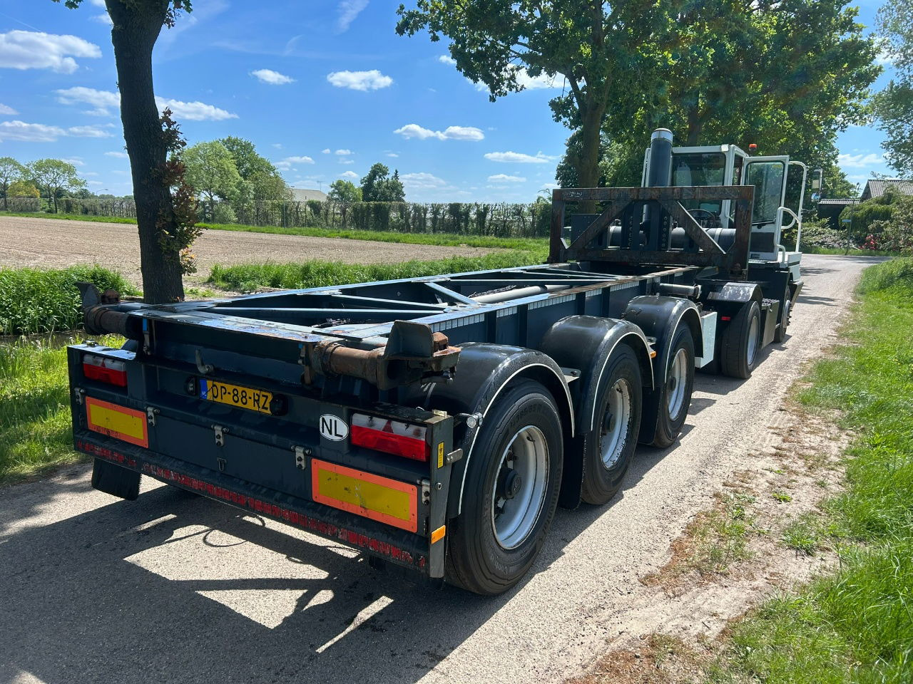 Van Hool 20 ft tipping / elect. 24 v / Tuf 3-2026 / Tyres 70 / Only 49500 km / t - Semiremorcă transport containere/ Swap body: Foto 2 Van Hool 20 ft tipping / elect. 24 v / Tuf 3-2026 / Tyres 70 / Only 49500 km / t - Semiremorcă transport containere/ Swap body: Foto 2