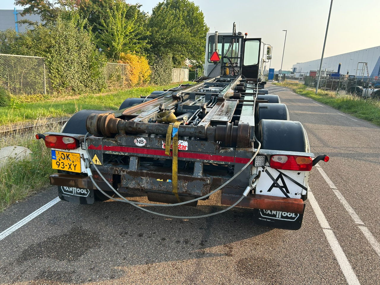 Van Hool Cable system 90 tipping / disc brakes bpw / lifting axle / remote control - Semiremorcă transport containere/ Swap body: Foto 3 Van Hool Cable system 90 tipping / disc brakes bpw / lifting axle / remote control - Semiremorcă transport containere/ Swap body: Foto 3