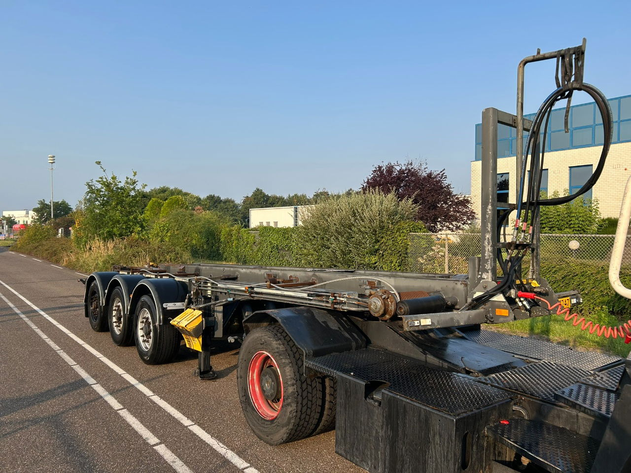 Van Hool Cable system 90 tipping / disc brakes bpw / lifting axle / remote control - Semiremorcă transport containere/ Swap body: Foto 1 Van Hool Cable system 90 tipping / disc brakes bpw / lifting axle / remote control - Semiremorcă transport containere/ Swap body: Foto 1